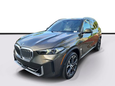 Used 2024 BMW X5 sDrive40i w/ Parking Assistance Package RWD image 2