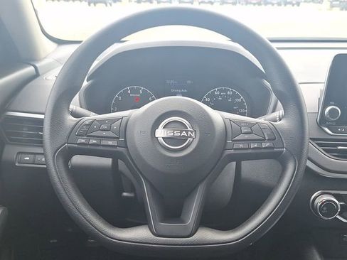 Certified 2025 Nissan Altima 2.5 S FWD image 14