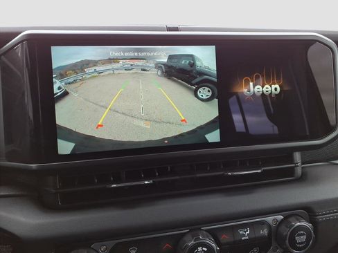 Used 2024 Jeep Wrangler Unlimited Rubicon 4xe image 19