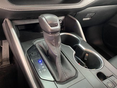 Used 2020 Toyota Highlander XLE image 25