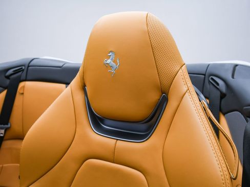 Used 2019 Ferrari Portofino image 59