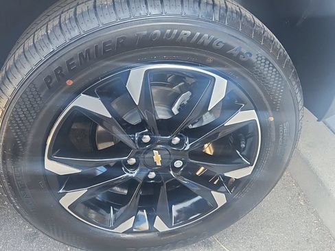 Used 2022 Chevrolet TrailBlazer LT w/ Convenience Package FWD image 5