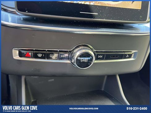 Used 2025 Volvo XC90 B6 Plus image 31