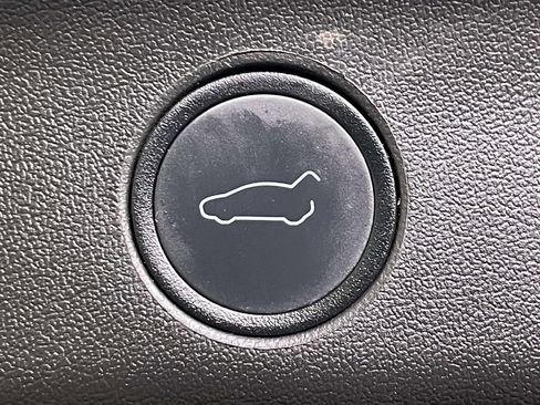 Used 2020 Tesla Model Y Long Range image 22