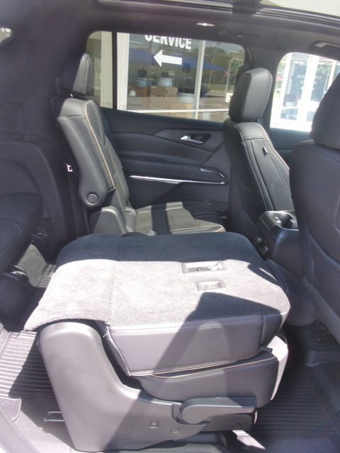 Used 2026 Chevrolet Traverse High Country w/ LPO, Floor Liner Package AWD/4WD image 35