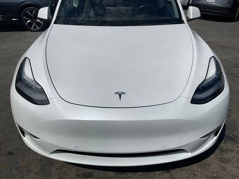 Used 2021 Tesla Model Y Long Range image 97