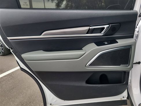 Used 2023 Kia Telluride SX X-Line image 8