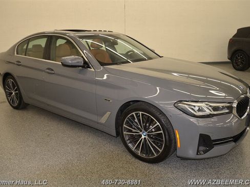 Used 2022 BMW 530e w/ Premium Package image 6