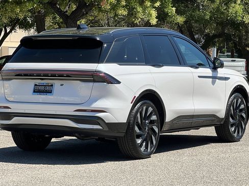 New 2026 Lincoln Nautilus Reserve w/ Jet Appearance Package AWD/4WD image 4