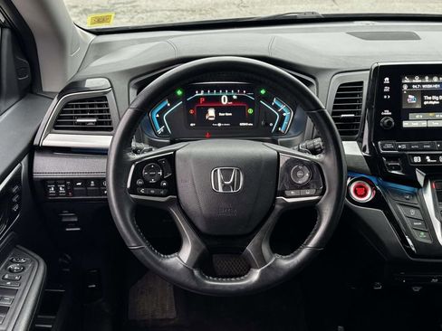 Used 2023 Honda Odyssey Touring image 14