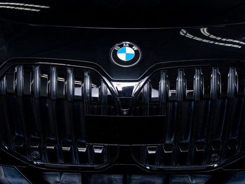 Used 2023 BMW 760i xDrive w/ Executive Package image 16