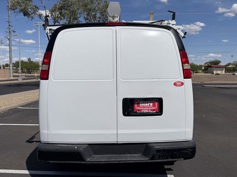 Used 2010 Chevrolet Express 2500 image 4