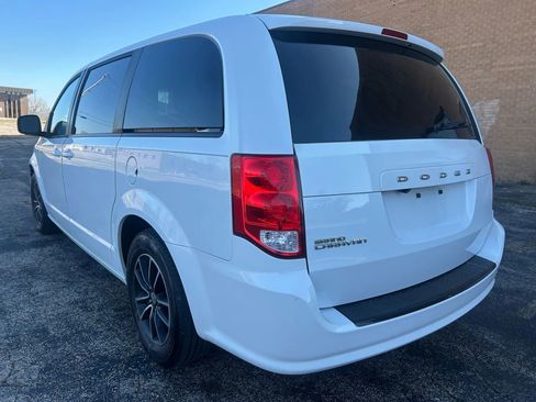 Used 2018 Dodge Grand Caravan SXT w/ Driver Convenience Group image 4