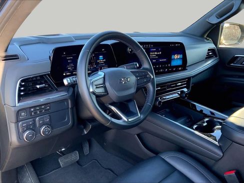 Used 2025 Chevrolet Tahoe Z71 AWD/4WD image 17