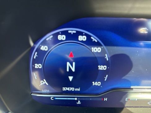 Used 2024 Chevrolet Suburban Premier w/ Premium Package image 23