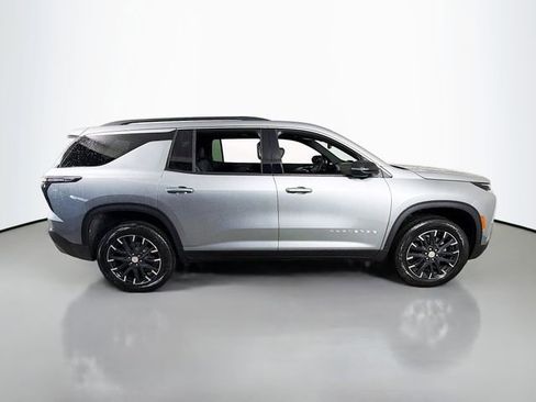 New 2026 Chevrolet Traverse LT w/ Sun and Wheel Package image 4