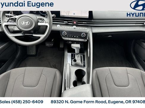 Used 2024 Hyundai Elantra SEL FWD image 17