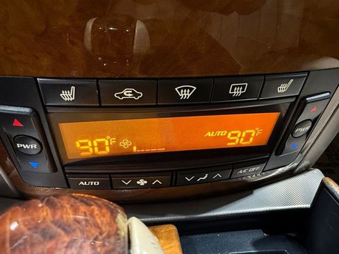 Used 2008 Cadillac XLR image 28