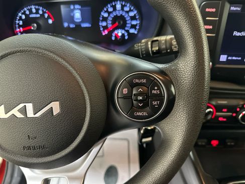 Used 2022 Kia Soul LX image 21