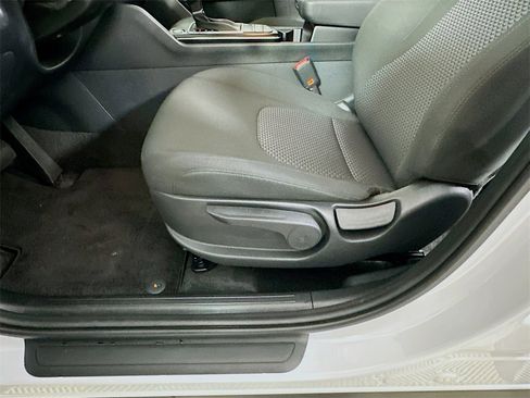 Used 2026 Kia Sportage LX image 9