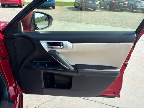 Used 2013 Lexus CT 200h w/ Premium Pkg w/Backup Camera FWD image 25