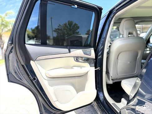 Used 2022 Volvo XC90 T8 Inscription w/ Advanced Package AWD/4WD image 32