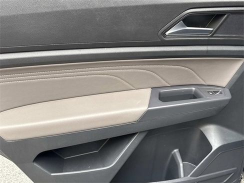 Certified 2021 Volkswagen Atlas SE w/ Panoramic Sunroof Package image 8