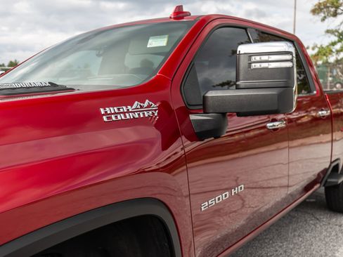 Used 2023 Chevrolet Silverado 2500 High Country w/ Z71 Off-Road Package image 4