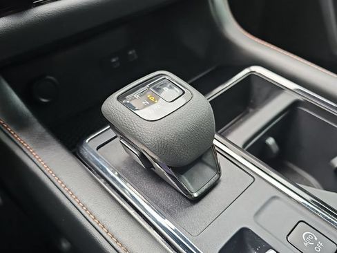 Used 2024 Nissan Pathfinder Rock Creek AWD/4WD image 18
