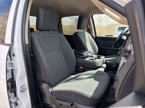 Used 2019 RAM 5500 Tradesman w/ Chrome Appearance Group AWD/4WD image 15