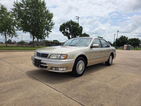 Used 1997 INFINITI I30 FWD image 3
