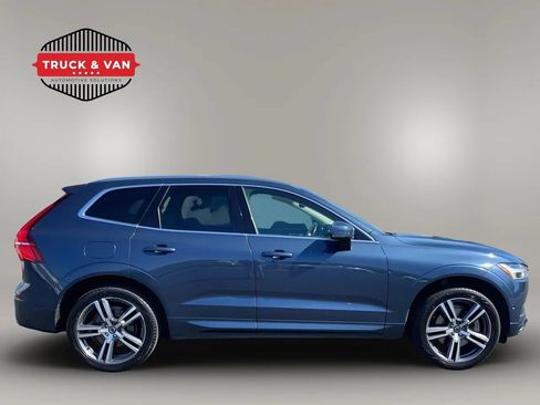 Used 2018 Volvo XC60 T6 Momentum w/ Convenience Package AWD/4WD image 7