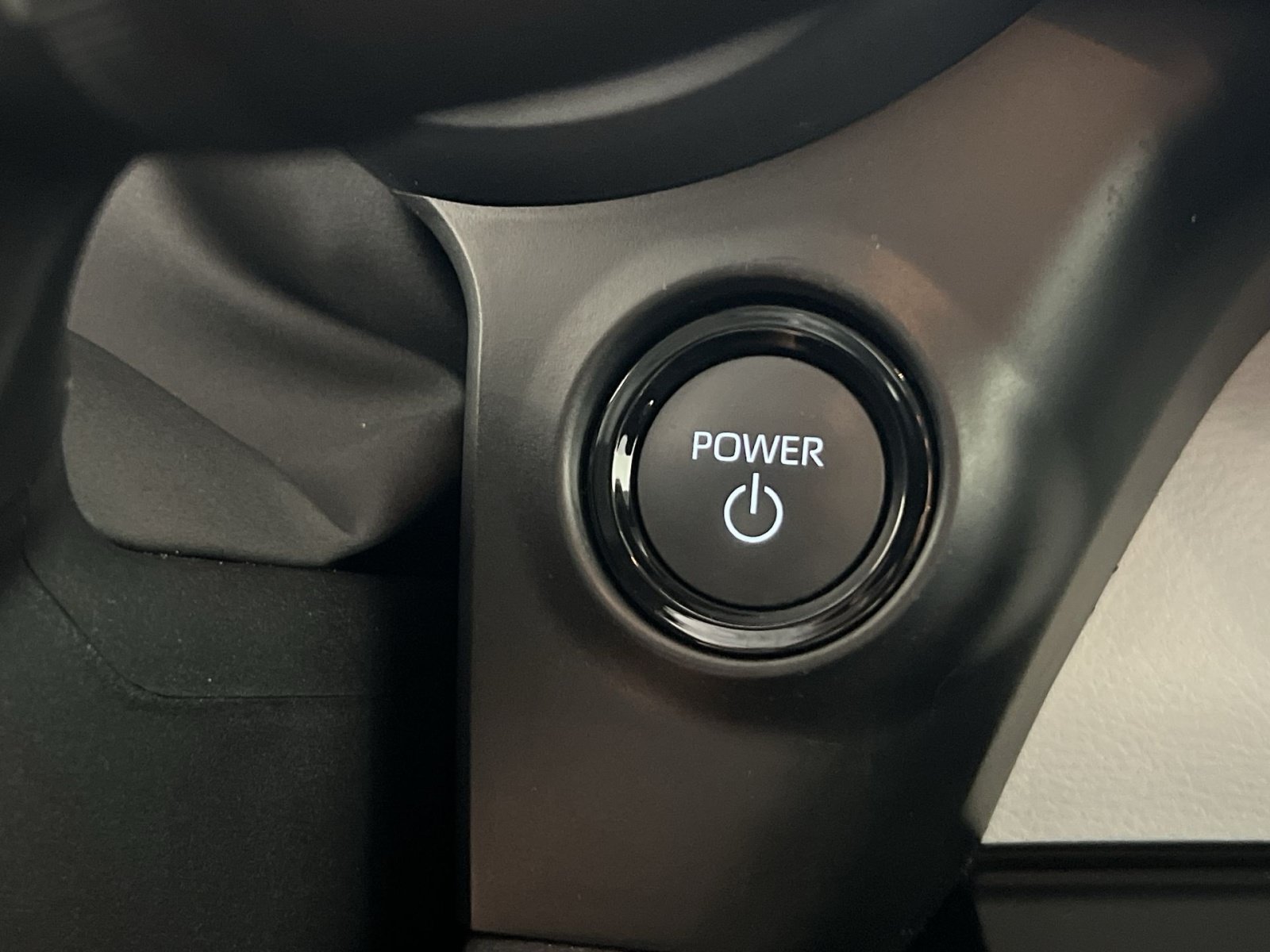 Used 2025 Toyota Sienna LE FWD image 35