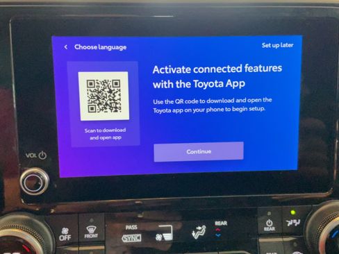 Used 2023 Toyota Highlander XLE FWD image 14
