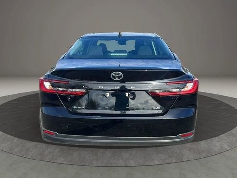 Used 2025 Toyota Camry LE FWD image 6