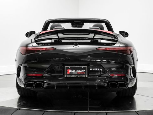 Used 2023 Mercedes-Benz SL 63 AMG 4MATIC w/ Driver Assistance Package image 12