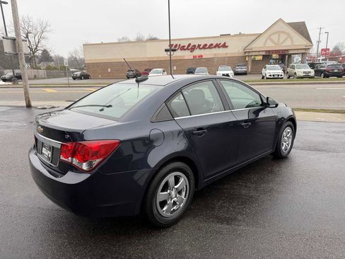 Used 2016 Chevrolet Cruze LT image 5