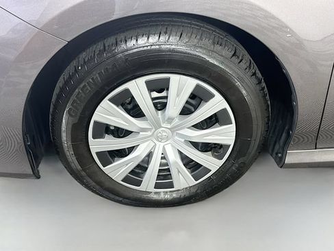 Used 2021 Toyota Camry LE FWD image 4