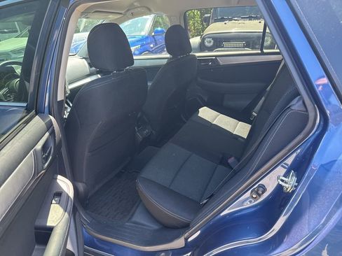 Used 2019 Subaru Outback 2.5i Premium image 7