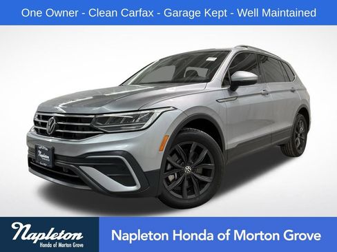Used 2024 Volkswagen Tiguan SE w/ Panoramic Sunroof Package image 1