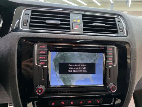 Used 2017 Volkswagen Jetta GLI FWD image 31