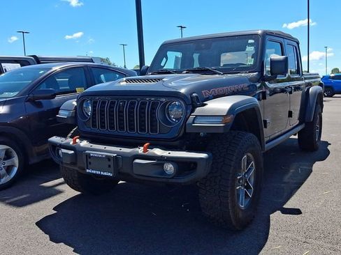 Used 2024 Jeep Gladiator Mojave w/ Technology Group AWD/4WD image 3