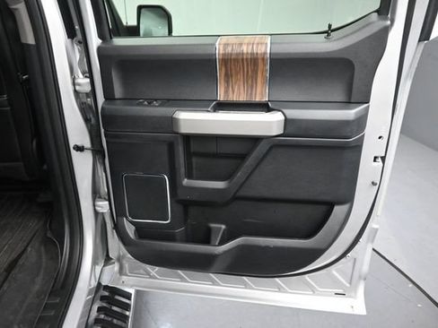 Used 2018 Ford F150 Lariat w/ Equipment Group 502A Luxury AWD/4WD image 29