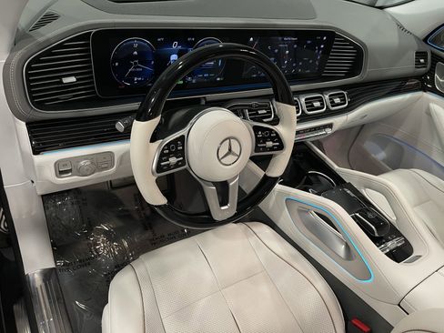 Used 2023 Mercedes-Benz Maybach GLS 600 4MATIC image 13