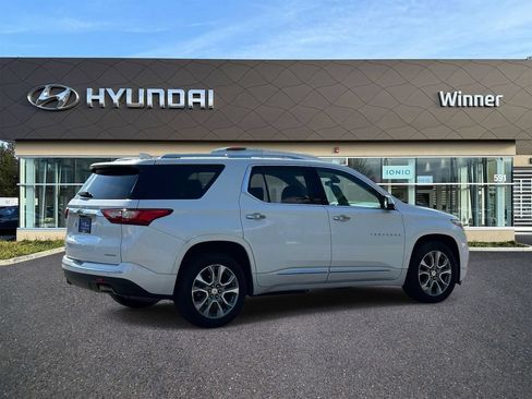 Used 2020 Chevrolet Traverse Premier w/ LPO, Floor Liner Package FWD image 4