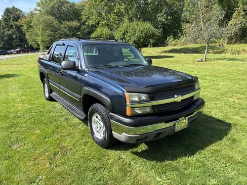 Used 2004 Chevrolet Avalanche 4x4 image 3