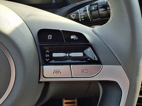 Certified 2025 Hyundai Elantra Sport FWD image 21