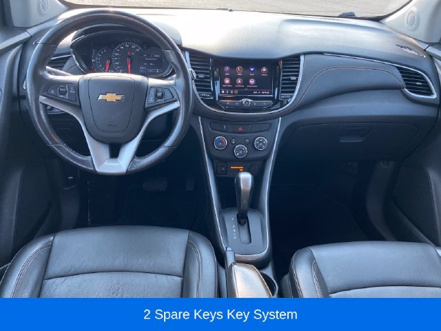 Used 2022 Chevrolet Trax LT w/ Premium Seat Package AWD/4WD image 5