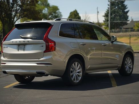 Used 2016 Volvo XC90 T6 Momentum w/ Momentum Plus Package AWD/4WD image 5