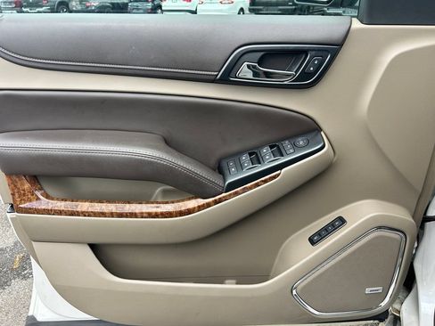 Used 2017 Chevrolet Suburban Premier AWD/4WD image 21